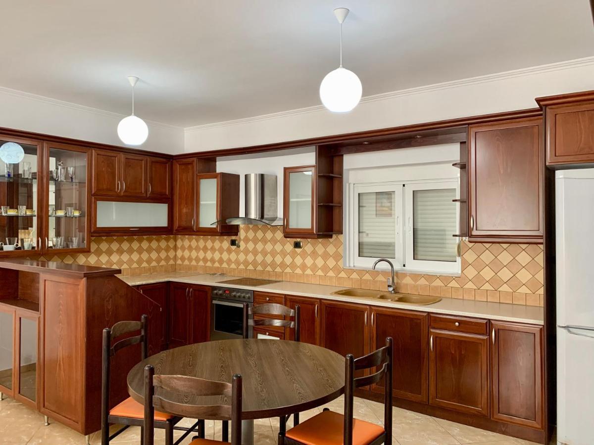 Bardhi Apts Sarande Exterior photo